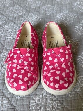 Toms Kids Pink Heart Canvas Slip-On Sneakers